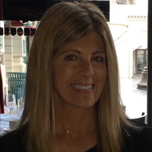 Meet your Posher, Beth - Picture 1 of 1